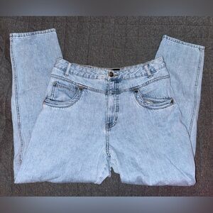BDG Mom Rise Jeans - Size 30 | Vintage-Inspired Softness